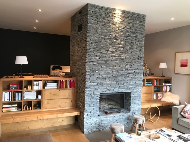 photo d'un parement en pierre pour une cheminée