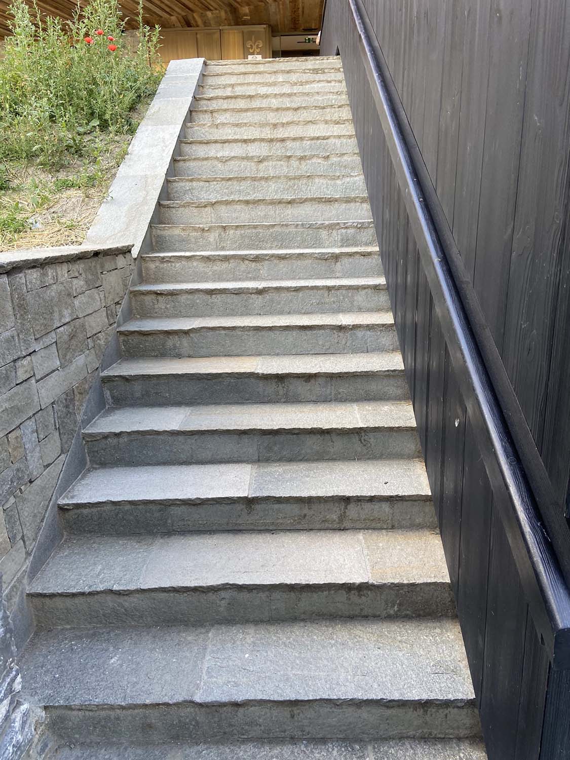 Photo d'un escalier en pierre construit par MGS SELLER